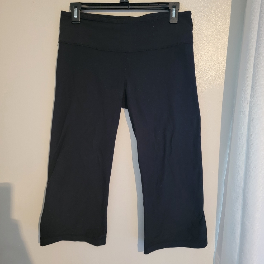 🌿 Lululemon Athletica Knee Length Black Leggings